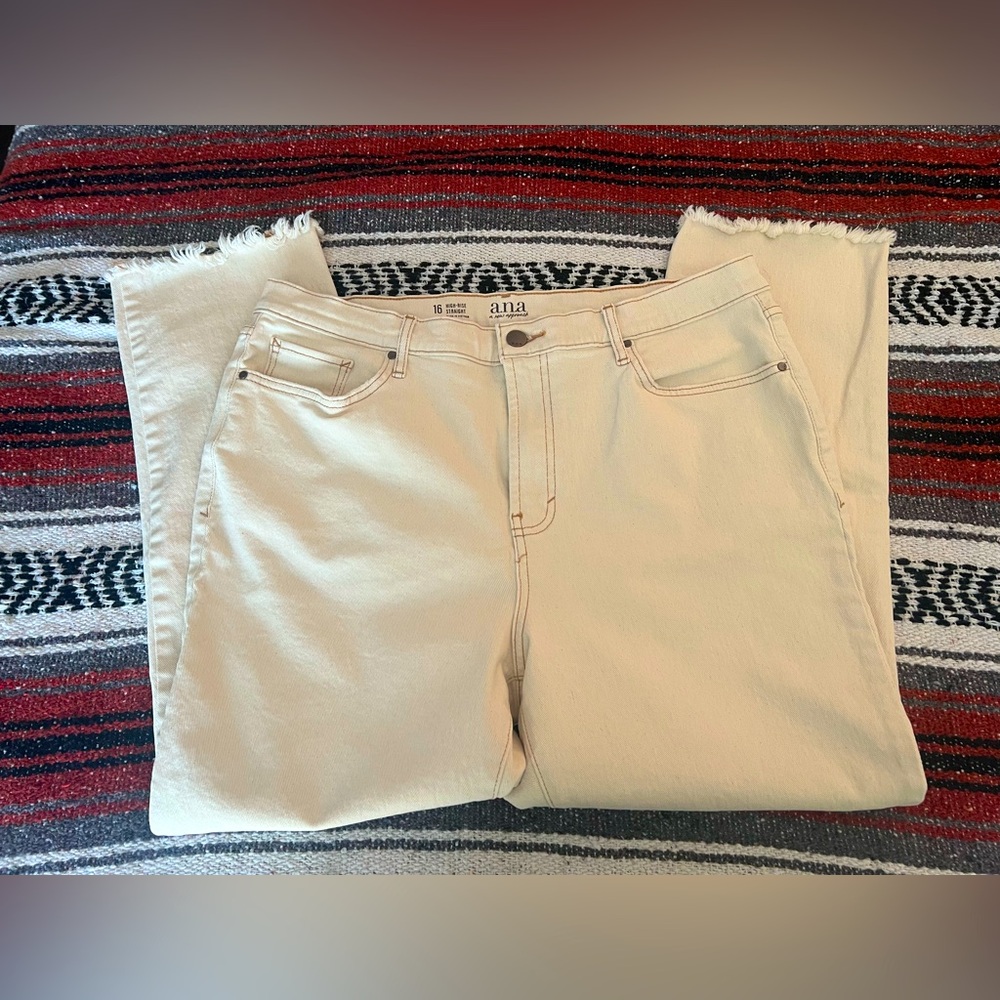 NWOT a.n.a High Rise straight jeans…size 16. Tan/cream in color.